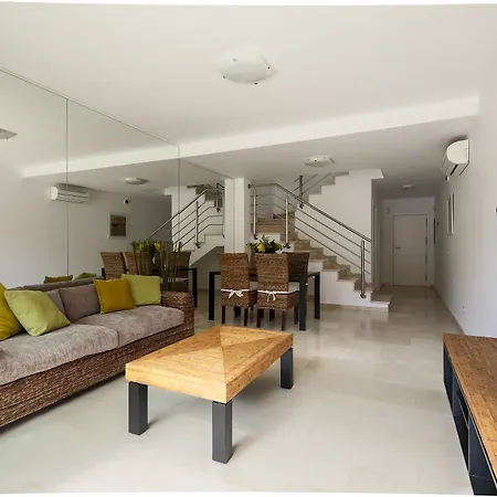 Casa En Zona Tranquila De Tauro Feriehus